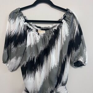 Michael Kors Black and White Ruched Relaxed Blouse, Size M